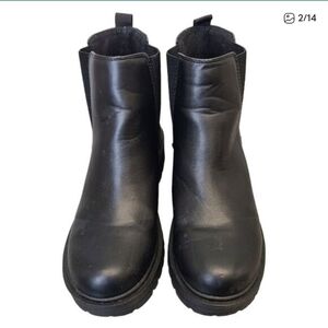 Soda Pilot Womens Lug Sole Low Heel Chelsea Fashion Black Ankle Booties 9